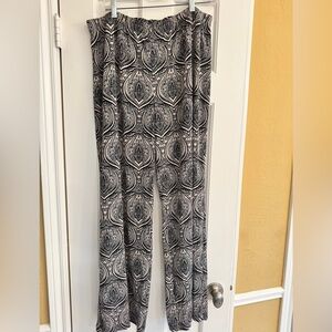 Travelers by Chico’s Black and light grey Paisley Wide Leg Pants sz 3